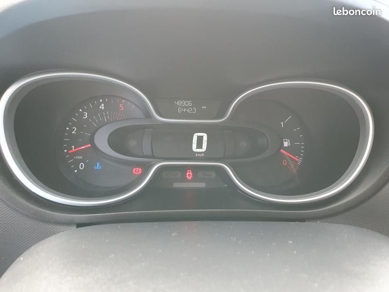 Renault Trafic FOURGON L2H1 3T 2.0 Blue dCi 150ch Randger 535 Van (image 17)