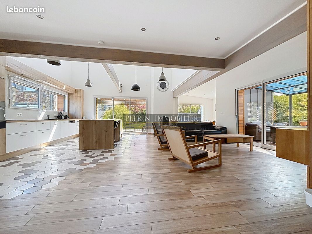 Maison 5 pièces 165 m² · à Ploeuc-l'Hermitage · 165 m² · 365 750 €