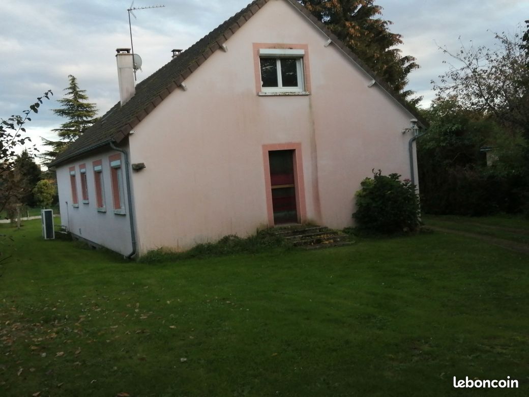 Maison 5 pièces 150 m² · à Saint-Georges-du-Rosay · 150 m² · 1 015 €/mois