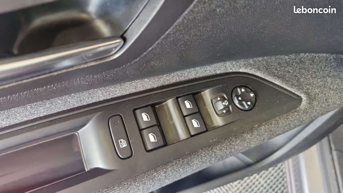 Peugeot 5008 BlueHDi 130 S&S EAT8 Active Business (image 18)
