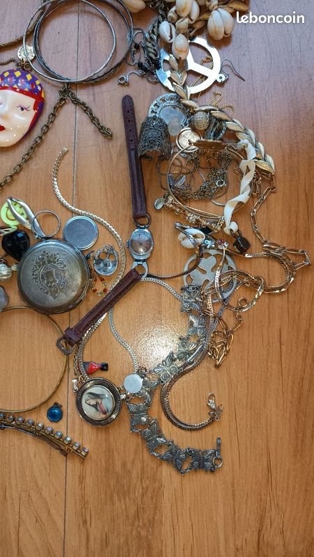 Lot De Bijoux Fantaisie - Colliers, Bracelets, Boucles D'oreilles - Multicolore - Neuf Avec étiquettes