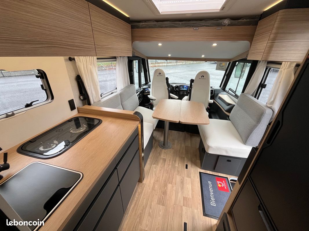 Camping Car Integral Lit Central