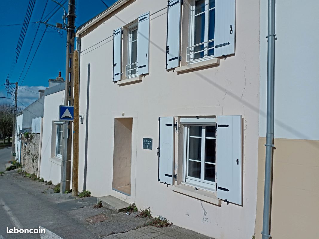 Maison 5 pièces 90 m² · à Pont-Croix · 90 m² · 780 €