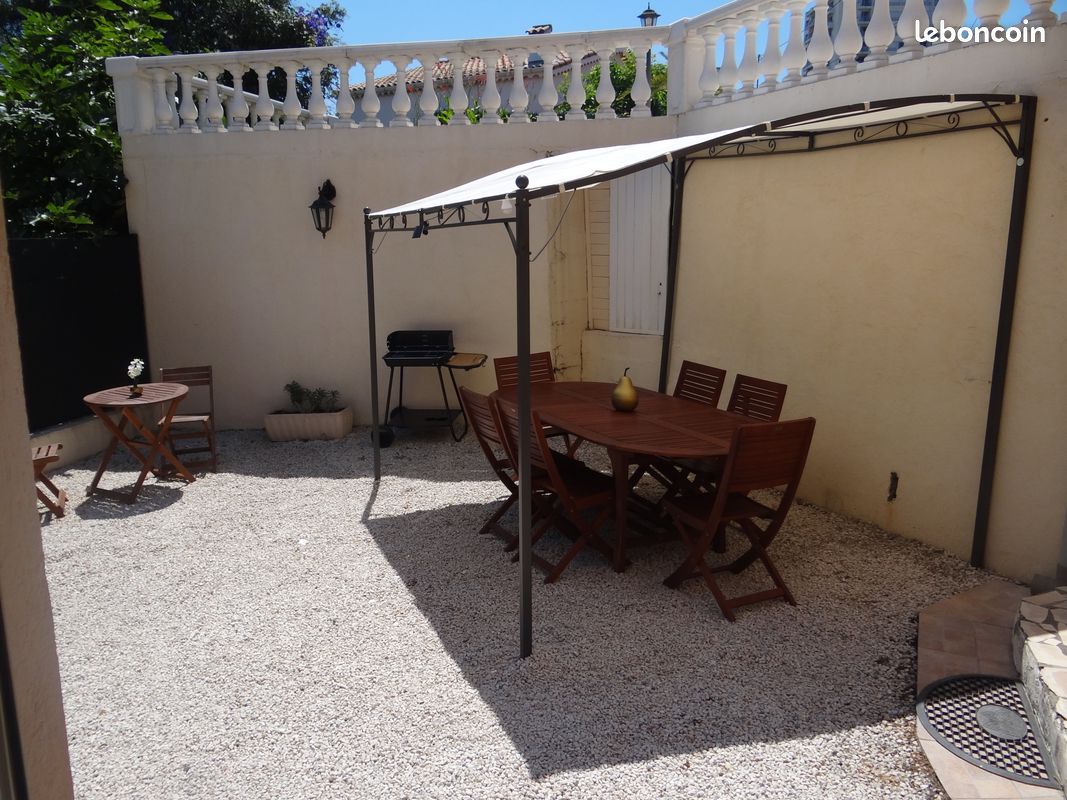 Rez de villa piscine privative vue mer à Antibes (image 11)