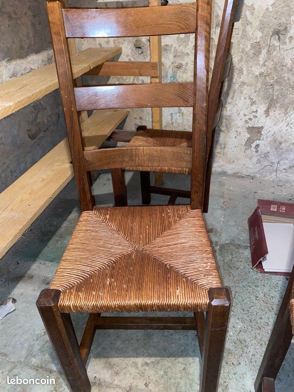 Chaises en bois (image 1)