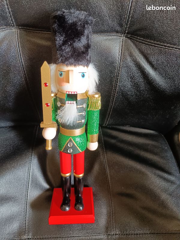Grand casse noisette en bois de la marque Nutcracker (image 1)
