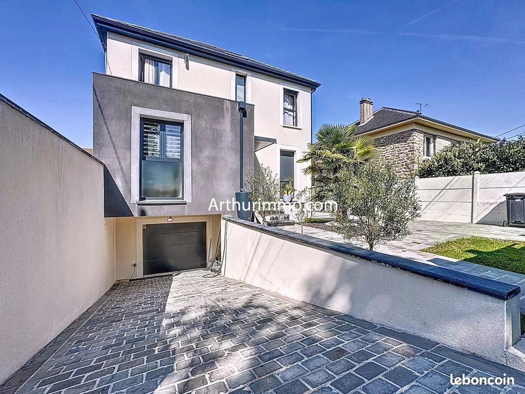 Maison 8 pièces 235 m² · à Boissy-Saint-Léger · 235 m² · 699 000 €