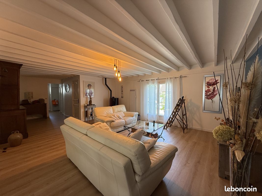 Maison 7 pièces 137 m² · à Jouy-le-Moutier · 137 m² · 399 900 €