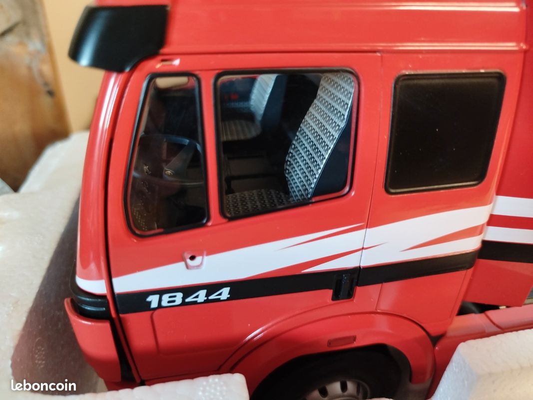 Camion 1/18 Mercedes Sk Neuf (image 5)