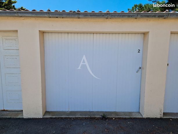 https://img.leboncoin.fr/api/v1/lbcpb1/images/2a/b9/28/2ab9282e6356ae1cf584a5e7e312b797e3358c21.jpg?rule=ad-image