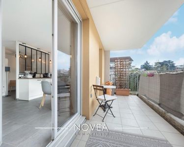 Appartement 300 000 € - 63 m²