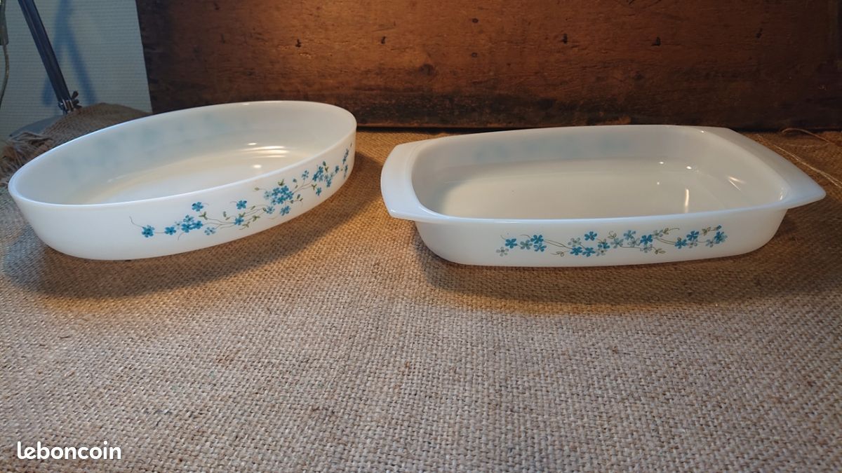 Plat rond creux myosotis Arcopal modèle Véronica vintage - Arts de la table