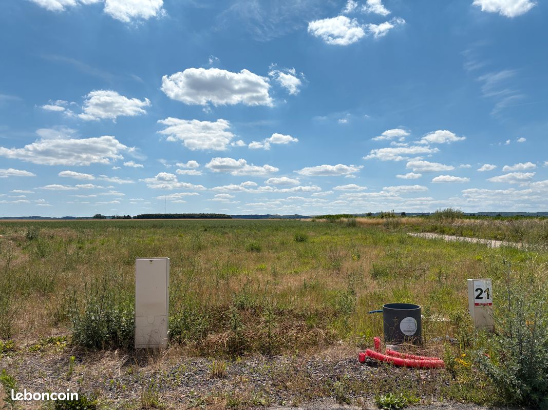 Terrain à bâtir viabilisé · à Noeux-les-Mines · 70 900 €