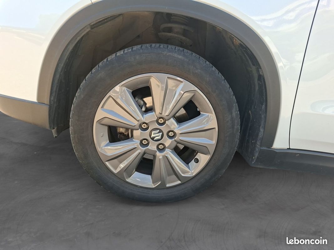 SUZUKI VITARA IV (2) 1.5 DUALJET HYBRID PRIVILEGE AUTO 102Ch Garantie 12 mois (image 15)