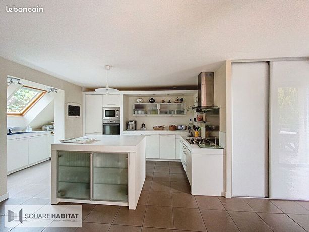 Maison 8 pièces 214 m²