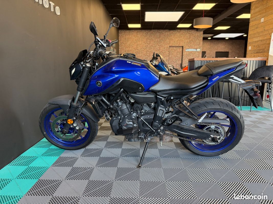 Yamaha mt 07 a2 / tres bon etat / full suivi yamaha (image 8)