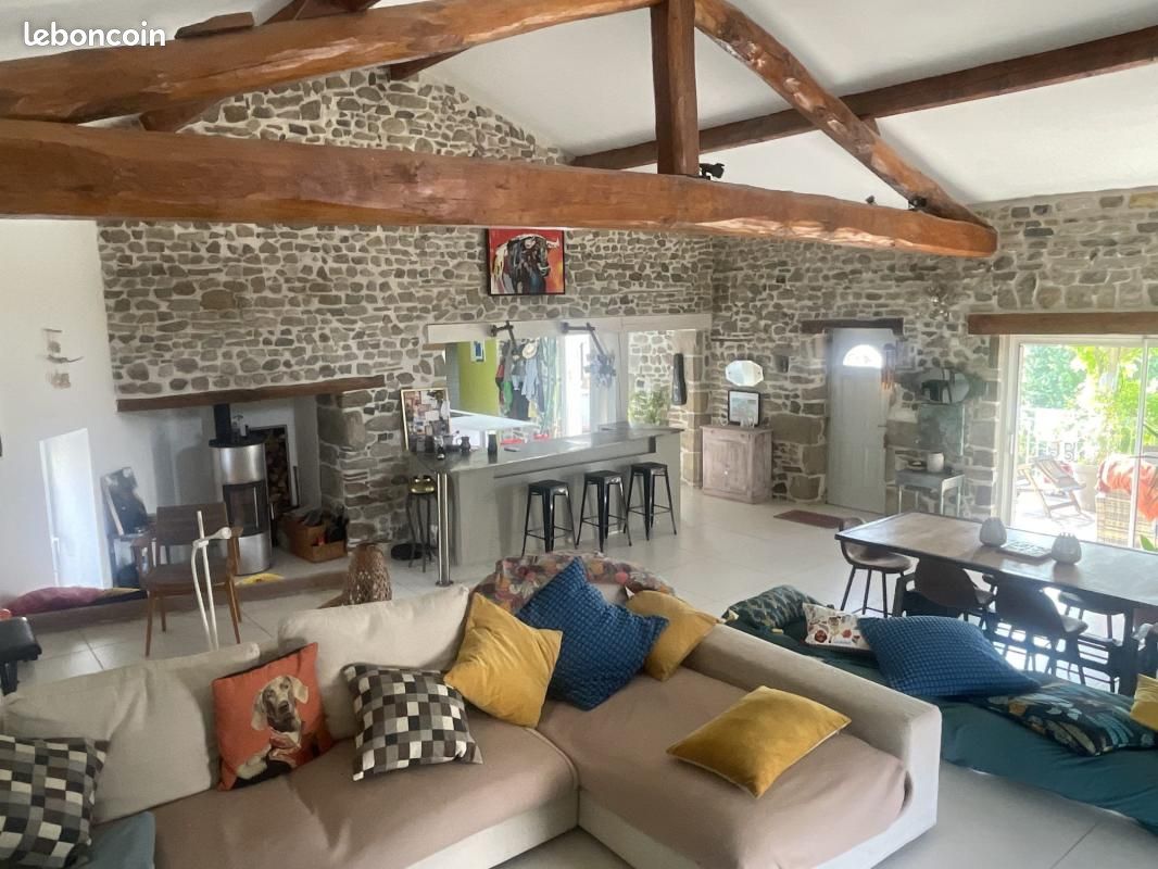 Maison 8 pièces 252 m² (image 1)