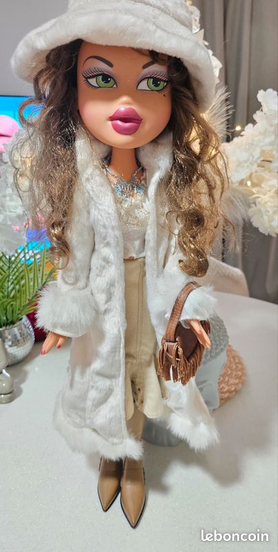 Grande poupee bratz (image 1)