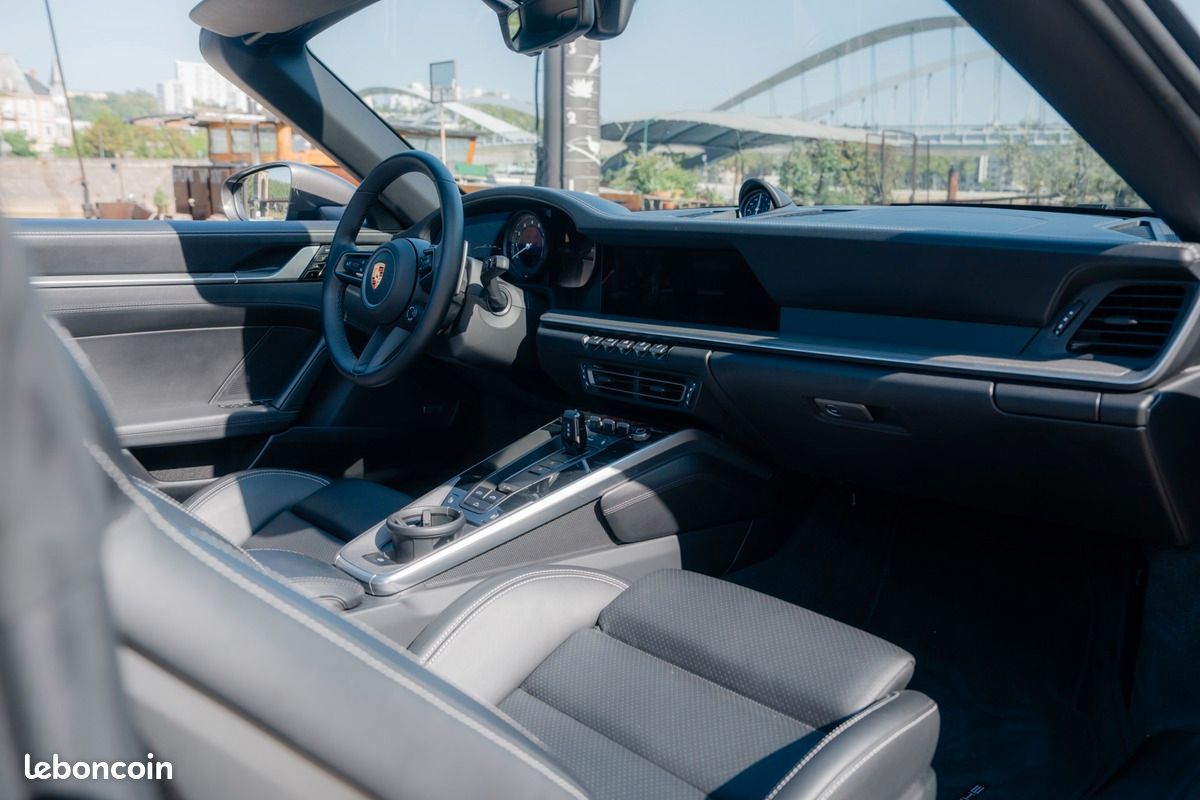 Porsche 911 Carrera 4S Cabriolet Type 992.1 PDK 450cv - 1ère main française (image 16)