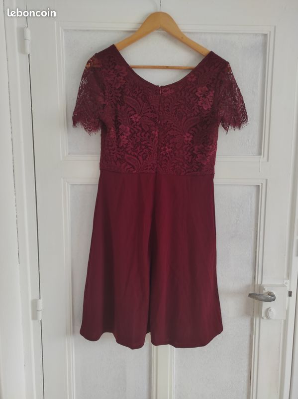 Robe en dentelle unicolore bordeaux taille L neuve Vêtements