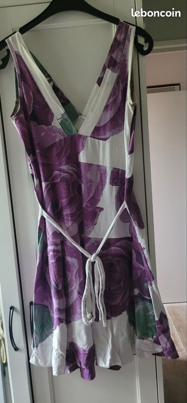 Robe desigual mauve et blanc taille L TBE Aisselles aisselles 40 aisselles bas 60
Prix 23 (image 2)