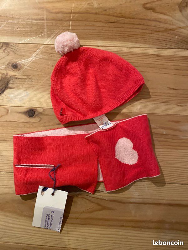 Bonnet plus écharpe 6/12 mois (image 1)