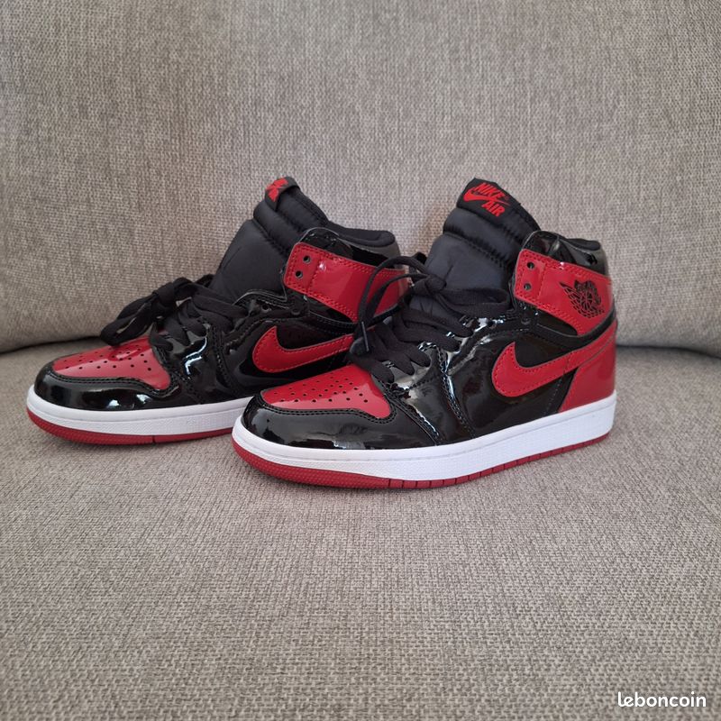 Jordan Retro Jordan Mid Rouge Et Noir Chaussure Jordan Chaussures