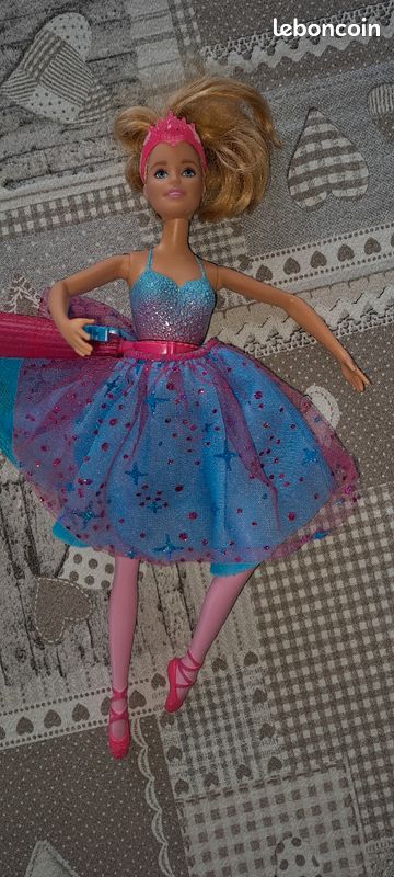 Poupée barbie danseuse (image 2)