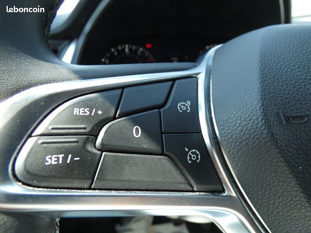 RENAULT CAPTUR TCe 90 Business (image 24)