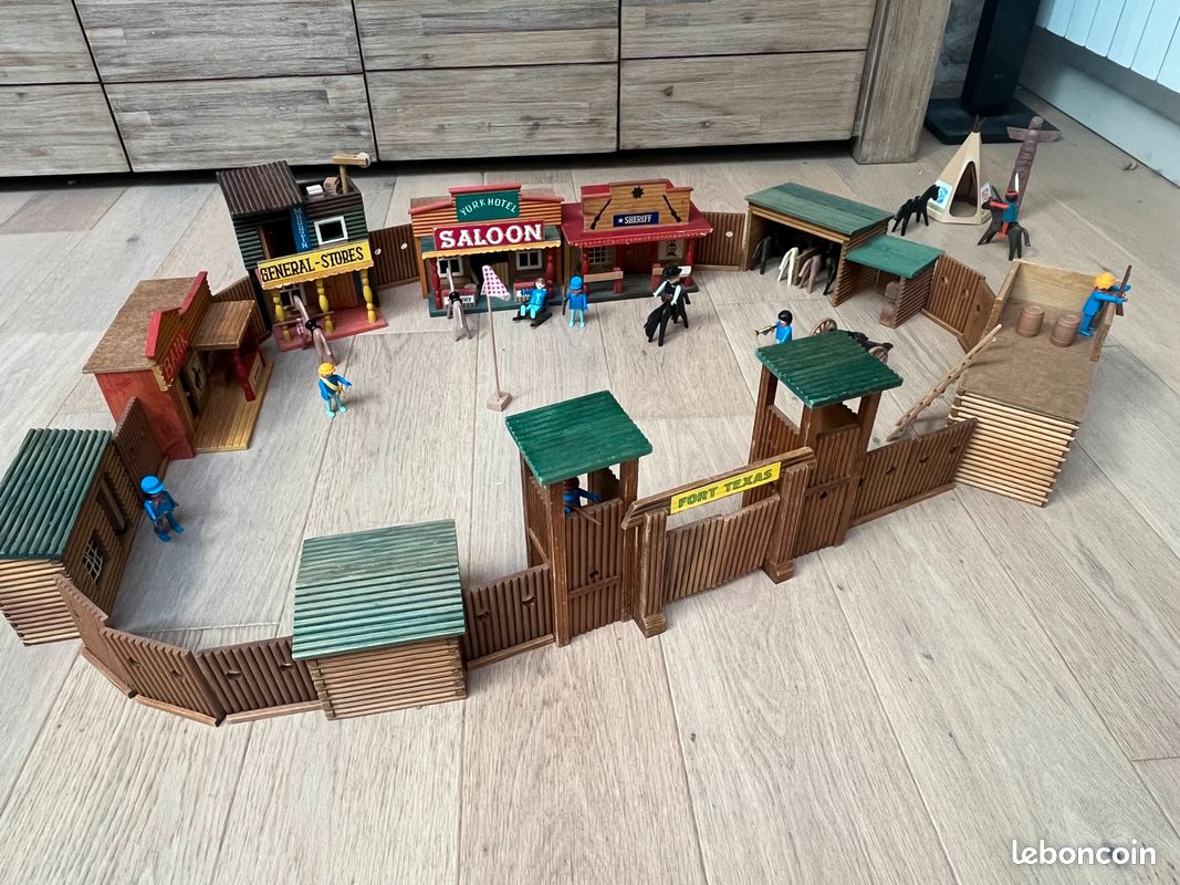 Ranch en bois Vintage (années 70) (image 1)