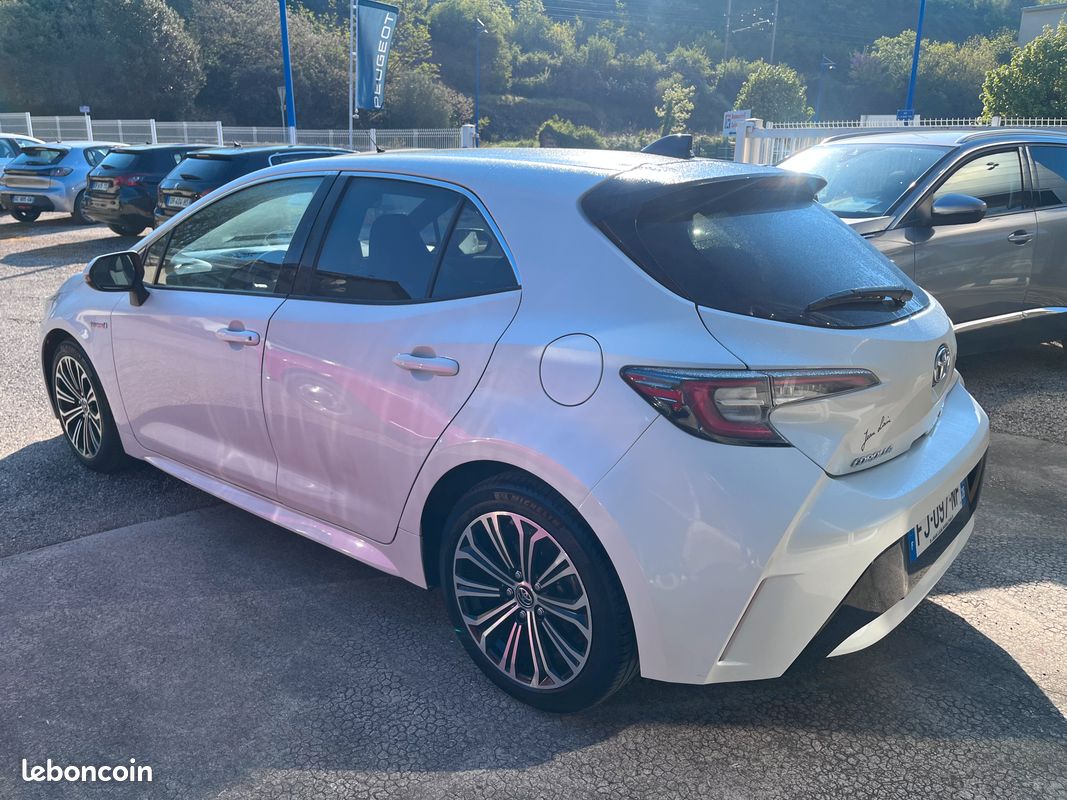 Toyota corolla hybrid 122 design (image 5)