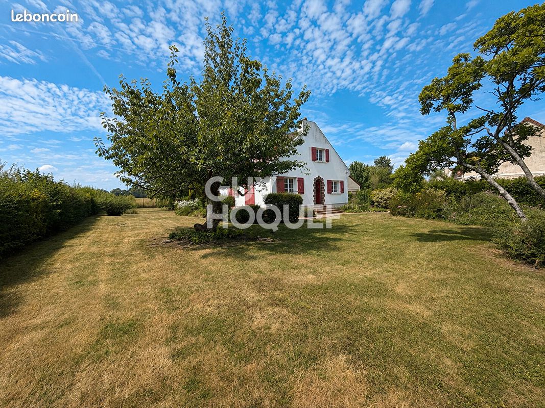 Maison 6 pièces 170 m² · à Favières · 170 m² · 461 000 €