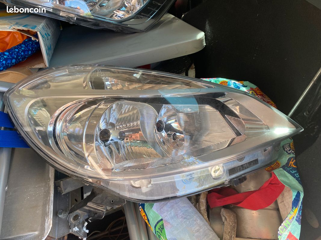 Phare clio 3 (image 1)