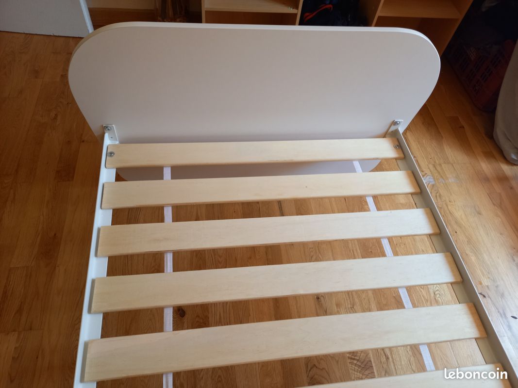 Lit plus matelas vert baudet blanc 90. Très bon état. Peu servi (image 4)