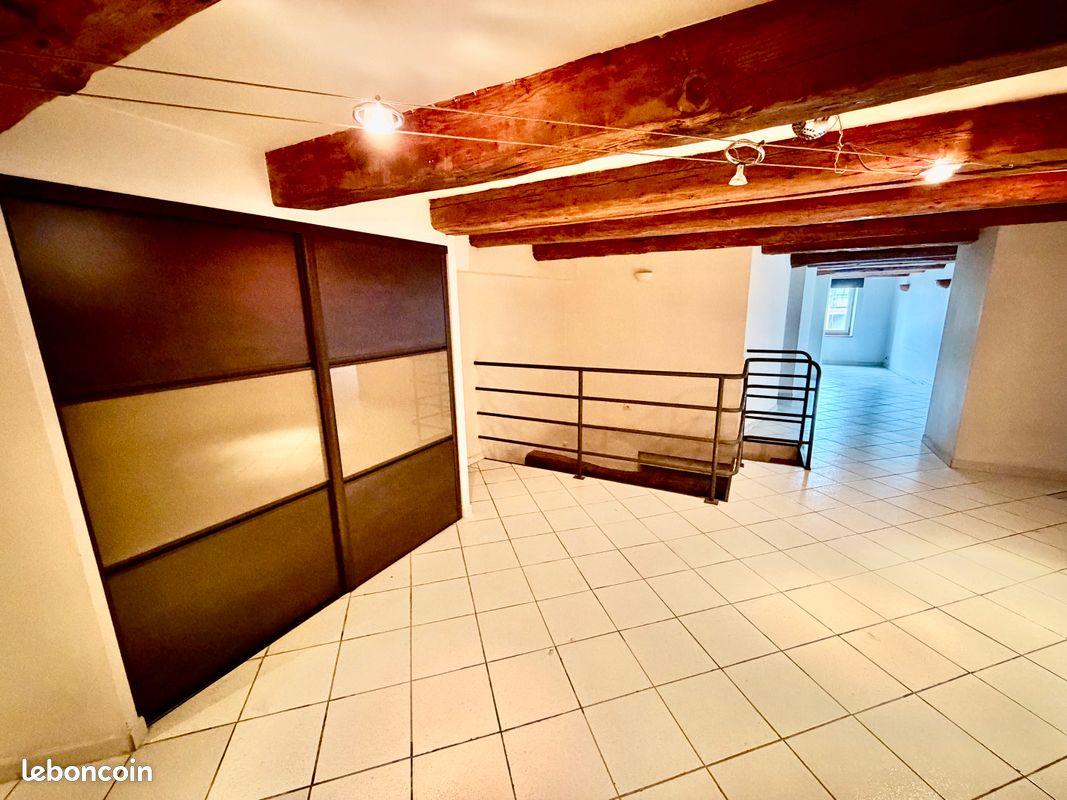 Appartement 5 pièces 188 m² · à Marseille · 188 m² · 280 000 €