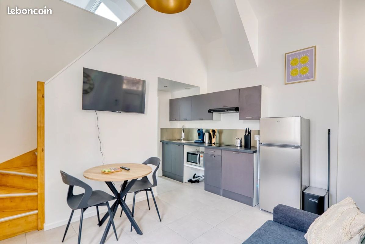 Immeuble 16 pièces · à Villeurbanne · 1 950 000 €