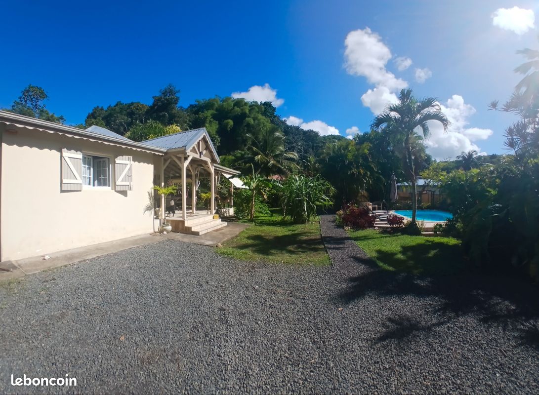 Maison 8 pièces 139 m² · à Sainte-Rose · 139 m² · 549 000 €