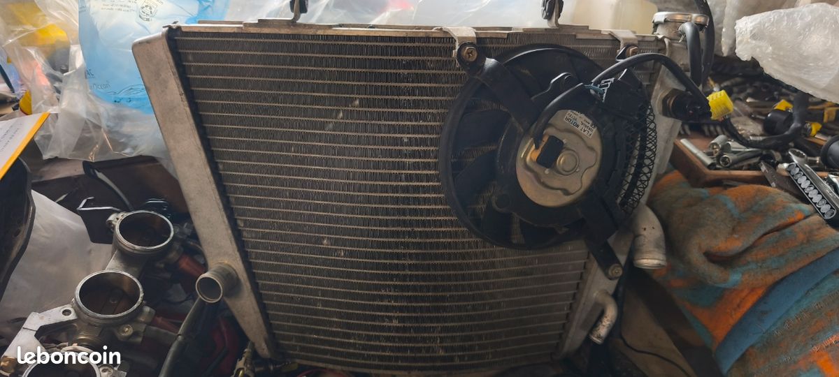 Radiateur GSXR k4-k5 (image 2)