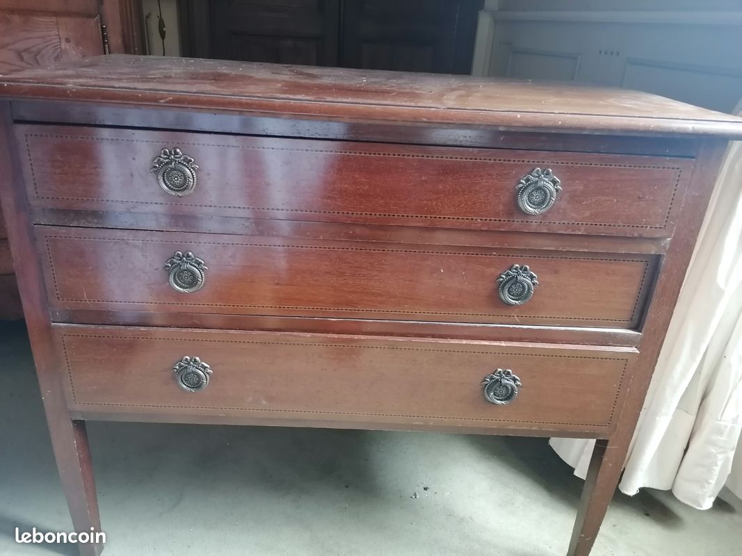 Commode (image 1)