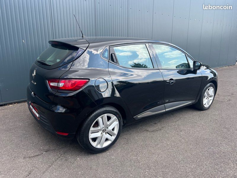 RENAULT CLIO IV 0.9 TCE 75ch / PREMIÈRE MAIN / SUIVI RENAULT / FAIBLE KILOMÉTRAGE / IDÉAL JEUNE PERMIS / CLIM / BLUETOOTH (image 4)