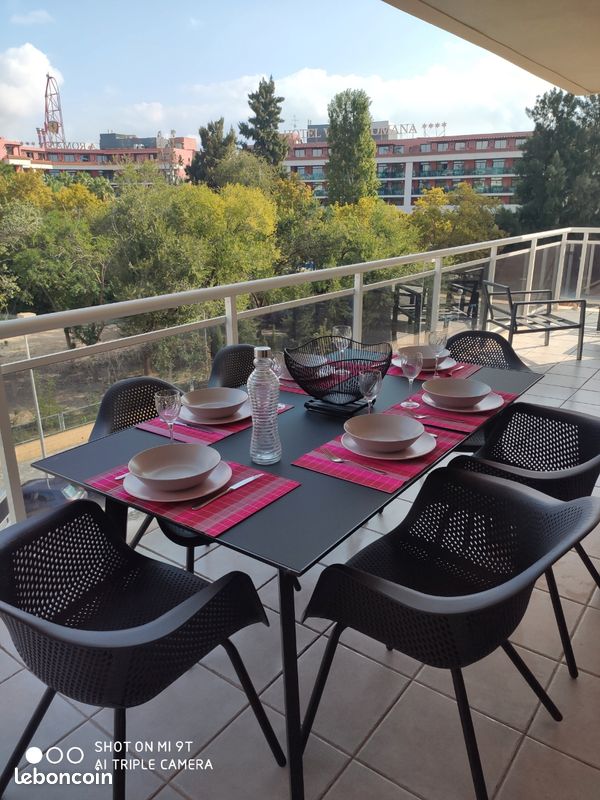 Joli 2ch 2sdb grande terrasse piscine parking privé proche plage et centre ville (image 3)