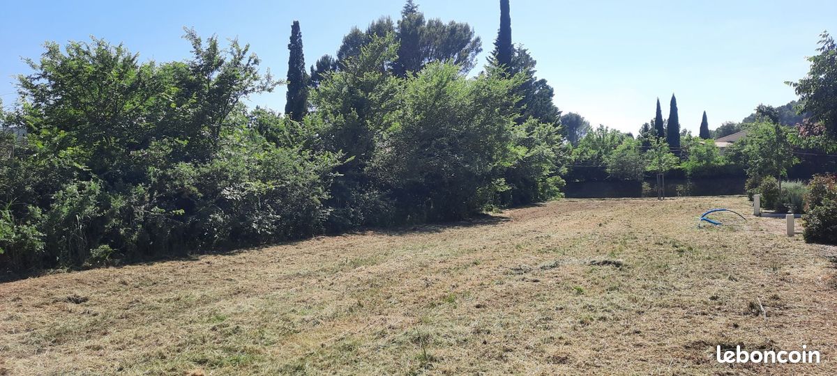 Terrain 401 m² · à Pernes-les-Fontaines · 401 m² · 156 000 €