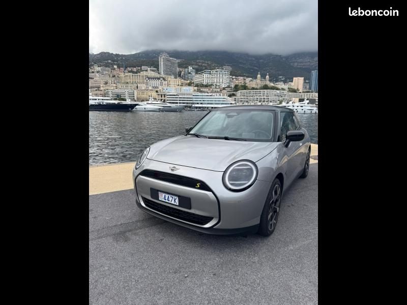 Mini Cooper 3 Portes SE 218ch Favoured (image 3)