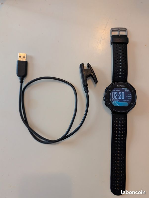 Montre Garmin Forerunner 235 avec chargeur (image 1)