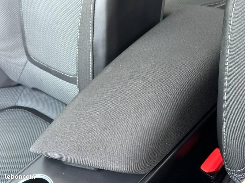 Renault Megane 1.5 Blue dCi 115ch Evolution EDC (image 18)