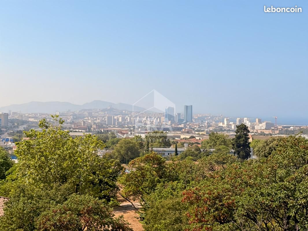 Appartement 3 pièces 72 m² · à Marseille · 72 m² · 77 000 €