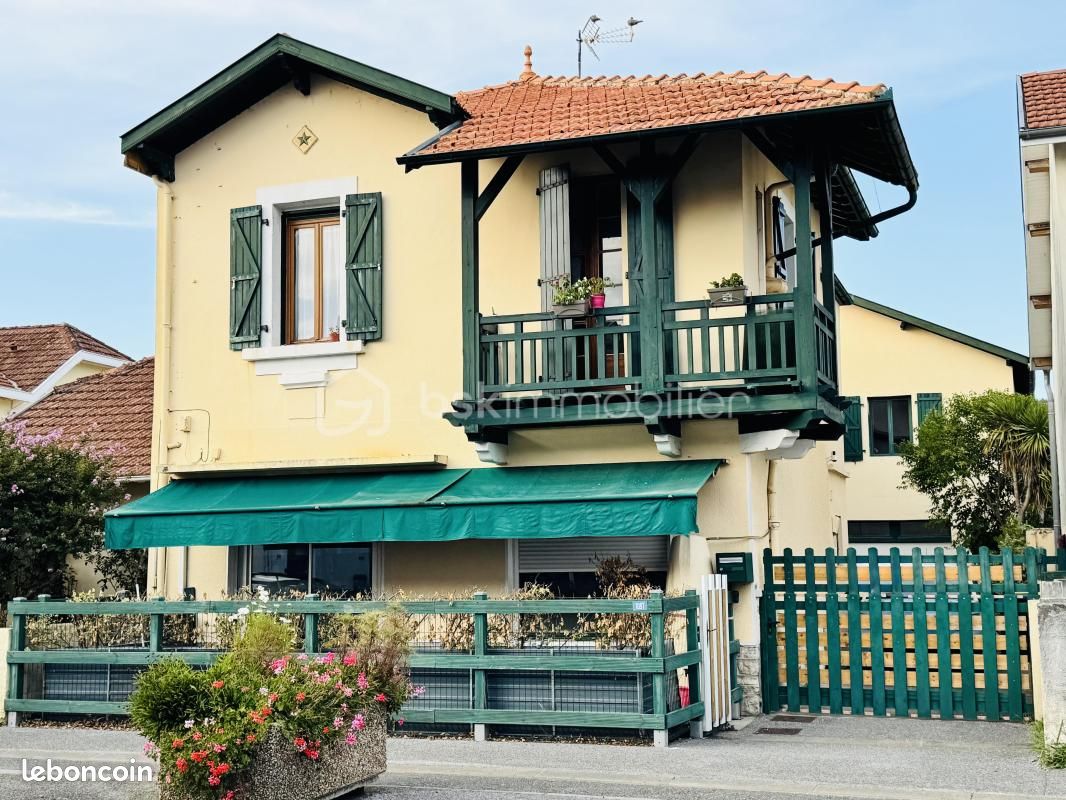 Immeuble 9 pièces 219 m² · à Puyoô · 219 m² · 299 000 €