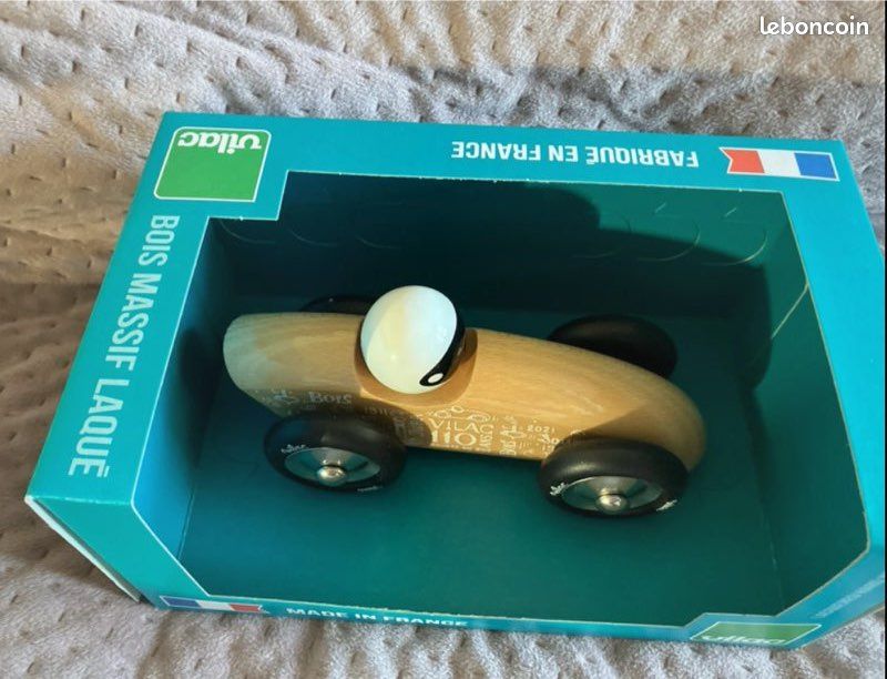 Voiture de course en bois Creation foulon - Pilot | by Kiabi