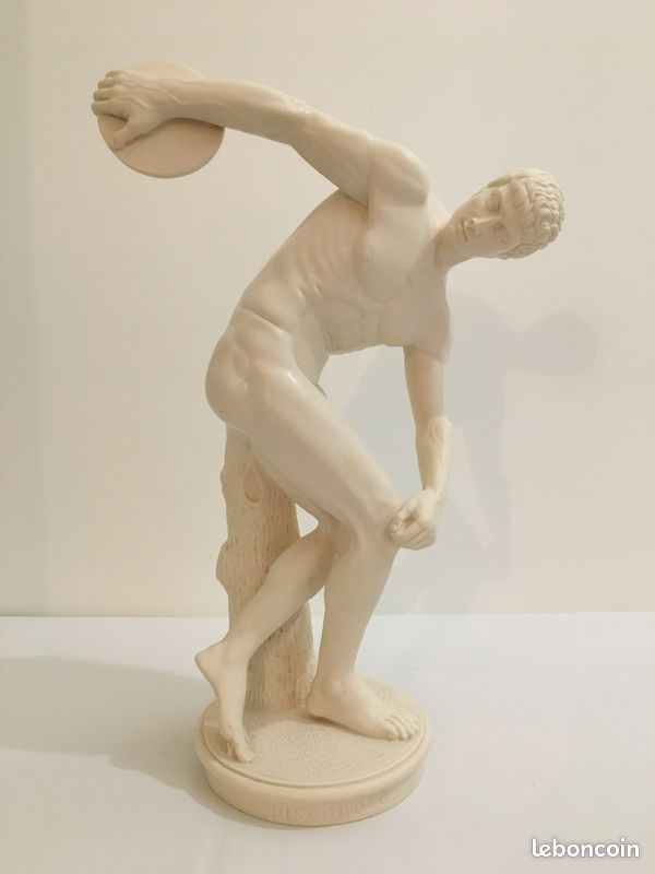 Statue de l'homme nu Olympic en résine (image 1)