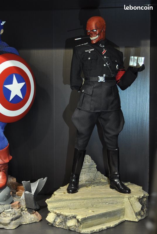 Red skull ex premium format sideshow (image 4)